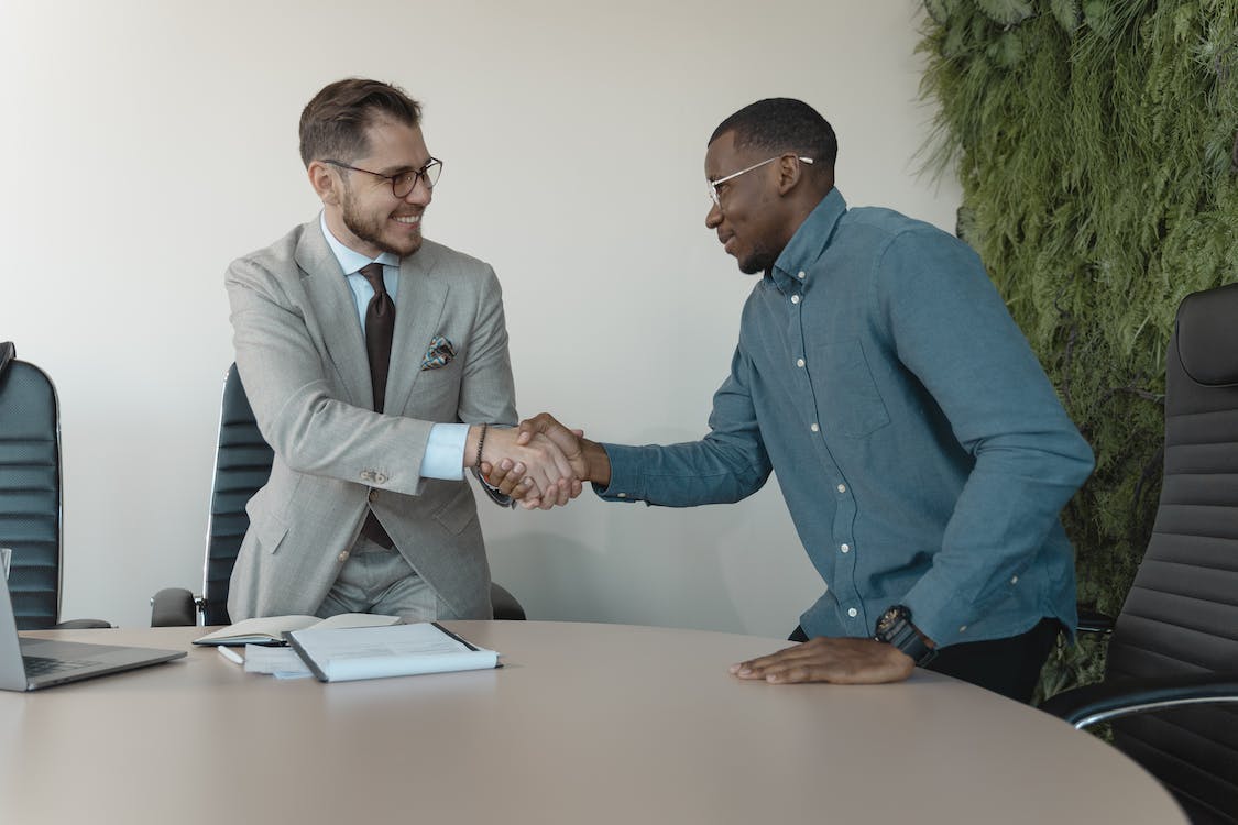 Should computers take over the hiring cycle of companies
